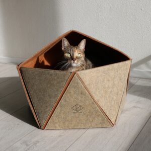 Alternative view of D&D Katzenhaus Logan - Sandbraun
